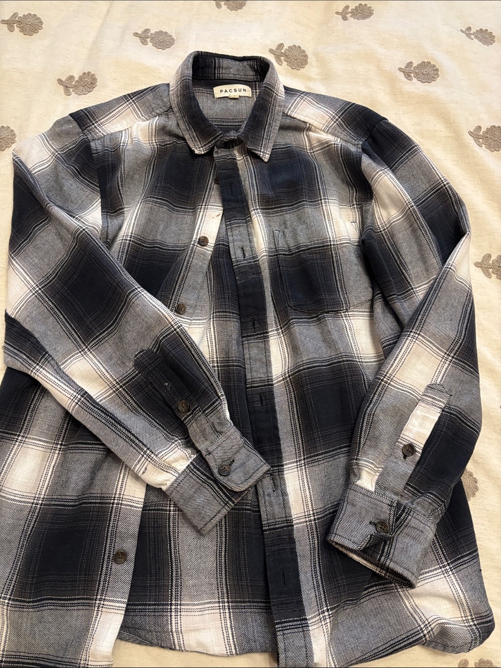 PacSun Black & White Plaid Long-Sleeve Button-Down Shirt